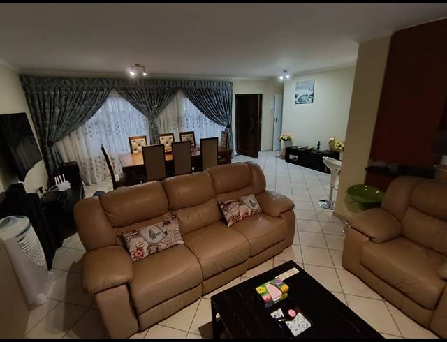 3 BEDROOM HOUSE FOR SALE IN MAGALIESBERG COUNTRY ESTATE